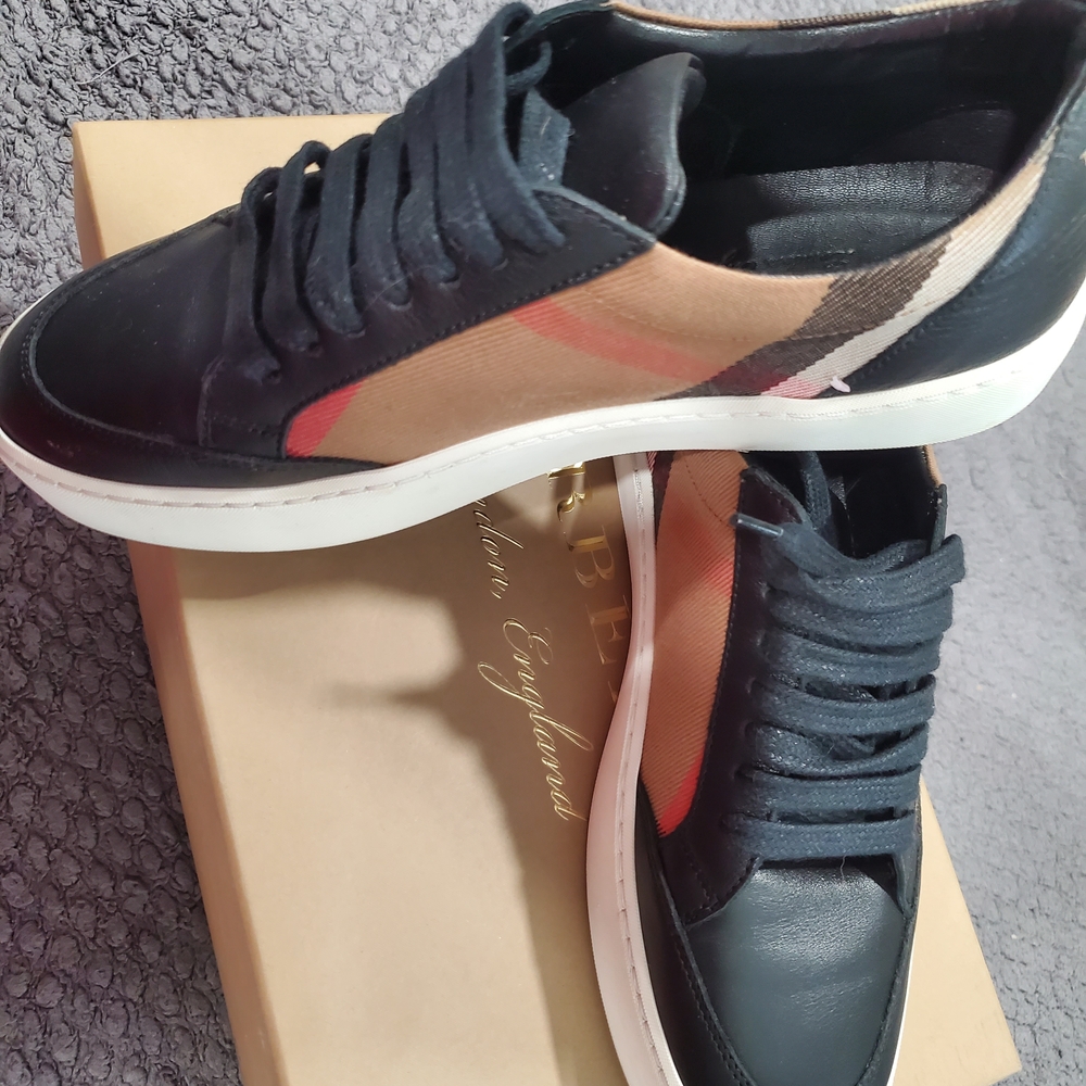 Burberry Black Leather & Classic Check Low-Top Sneakers - Picture 3 of 6